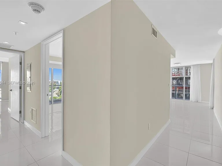 9901 E Bay Harbor Dr #803 — Photo 7