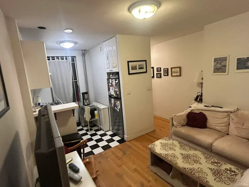 103 Lexington Ave #1B