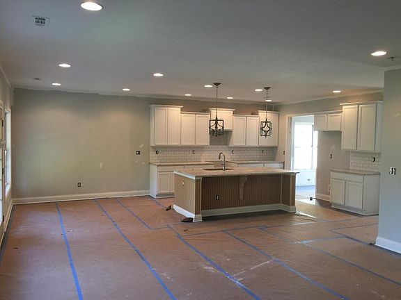 5th image of 1167 Looking Glass Ln