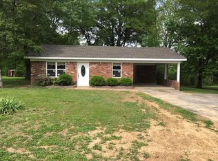 310 Peggy Ln, Atwood, TN 38220