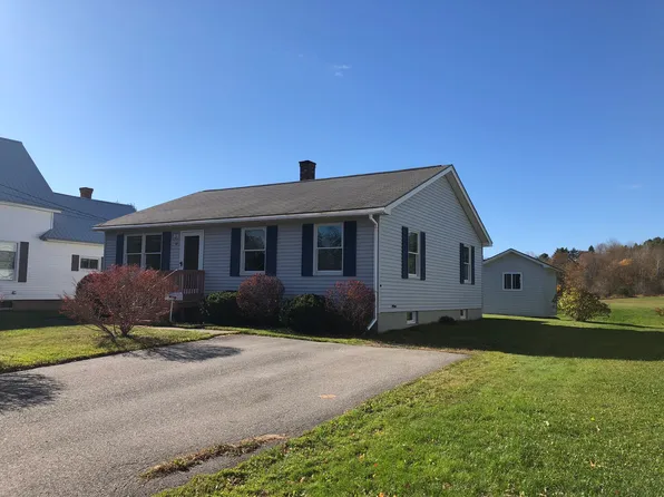 87 7th St, Old Town, ME 04468