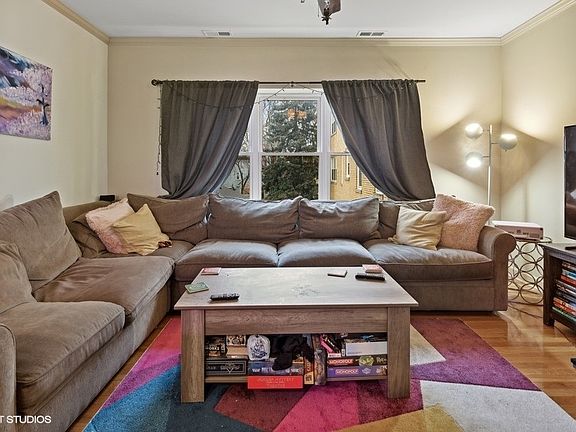 2nd image of 6416 N Paulina St #205