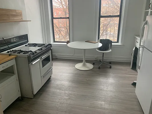 Rented by American Way Real Estate Inc | media 15