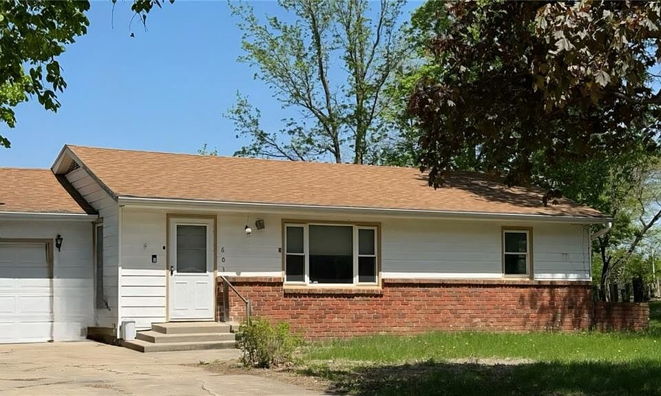 1st image of 603 W 16th St