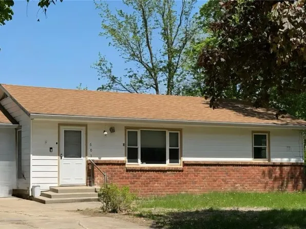 603 W 16th St, Maryville, MO 64468