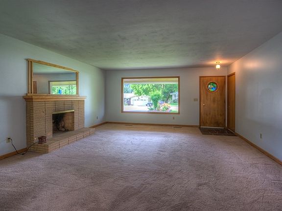 3rd image of 8522 E Rockwell Ave