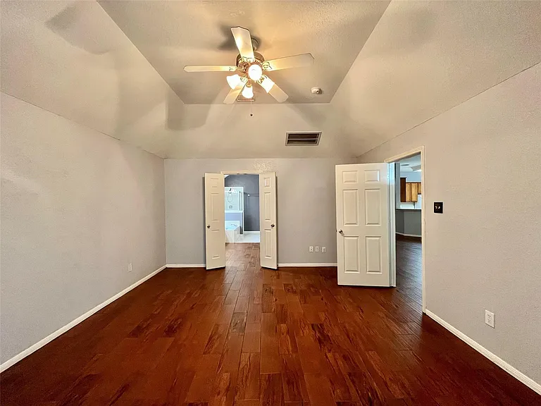 1146 Jasons Bend Dr — Photo 12
