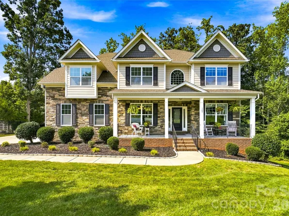 109 Athens Ct, Mooresville, NC 28115