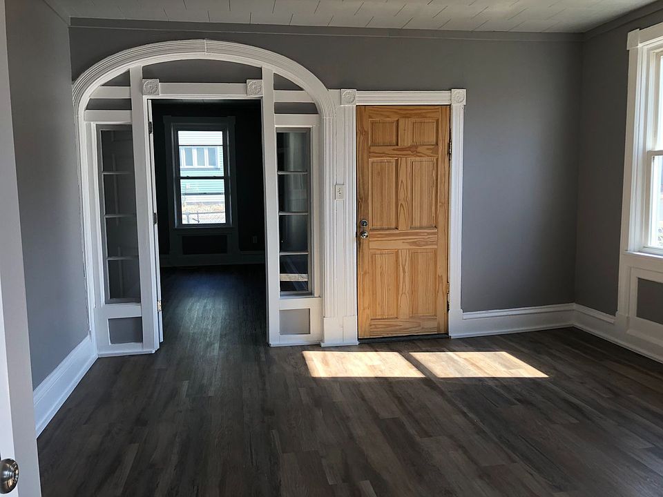1st image of 10 Richmond St #1