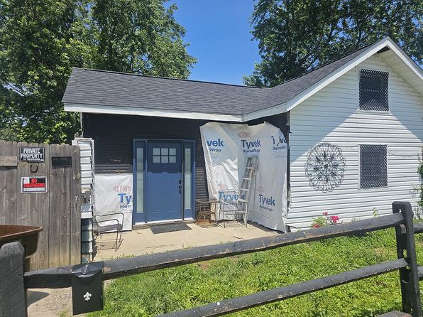 2220 Bender Ave