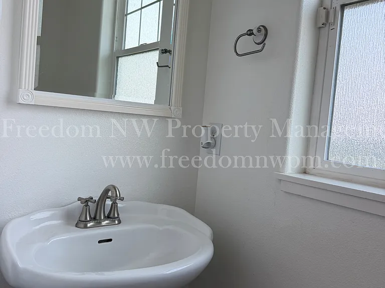 998 Burnt Ridge Rd — Photo 12