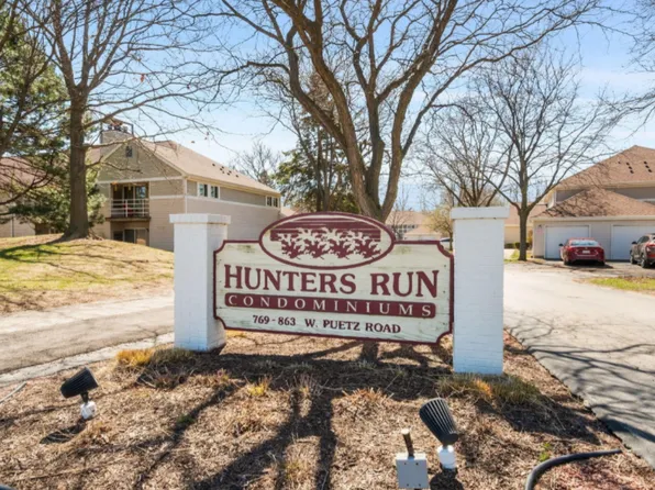 863 W Puetz Rd, Oak Creek, WI