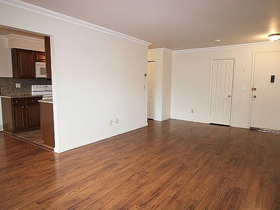 3rd image of 184 Sierra Vista Ln