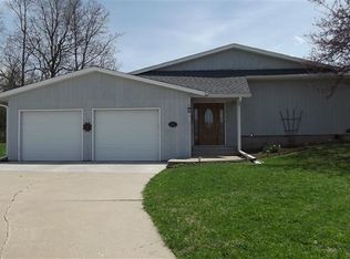 1610 Draper St, Baraboo, WI 53913