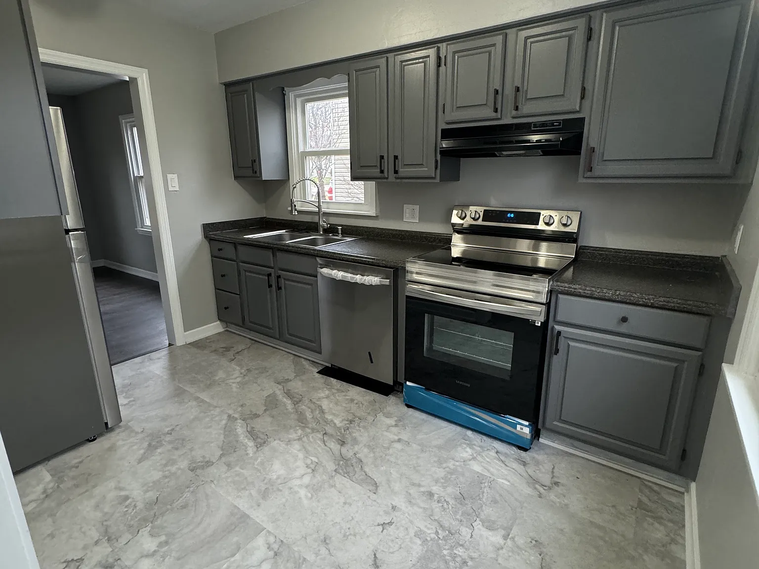 4 bed, 1120 sqft, $1,700 — Photo 3