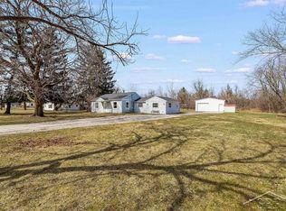 2313 E Stewart Rd, Midland, MI 48640