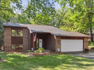 101 City View Dr, Minnetonka, MN 55305