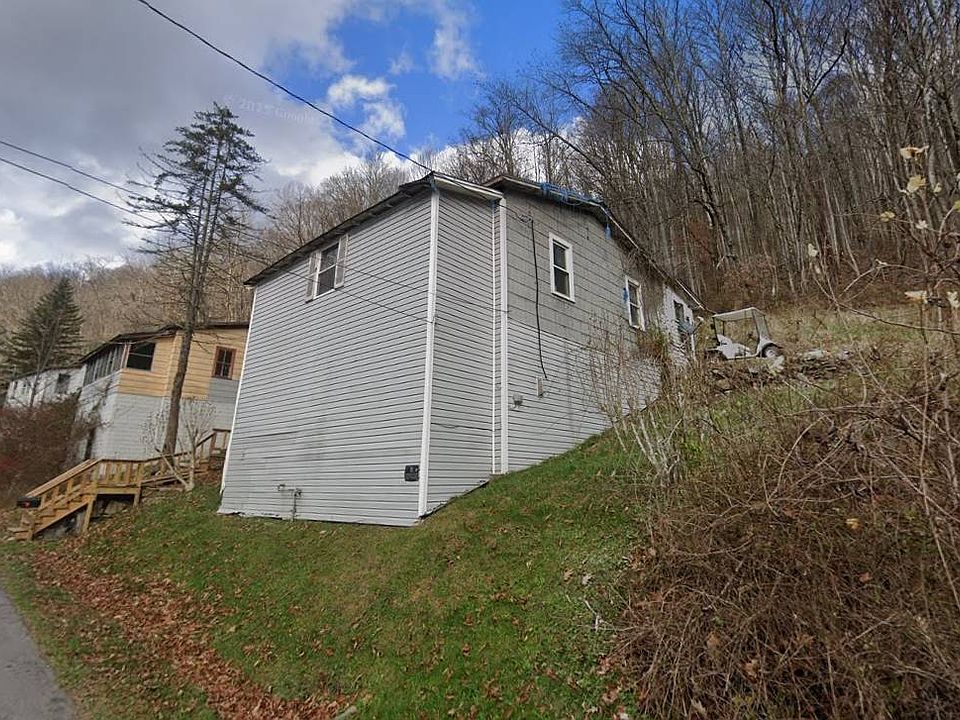 2nd image of 222 Johnson St