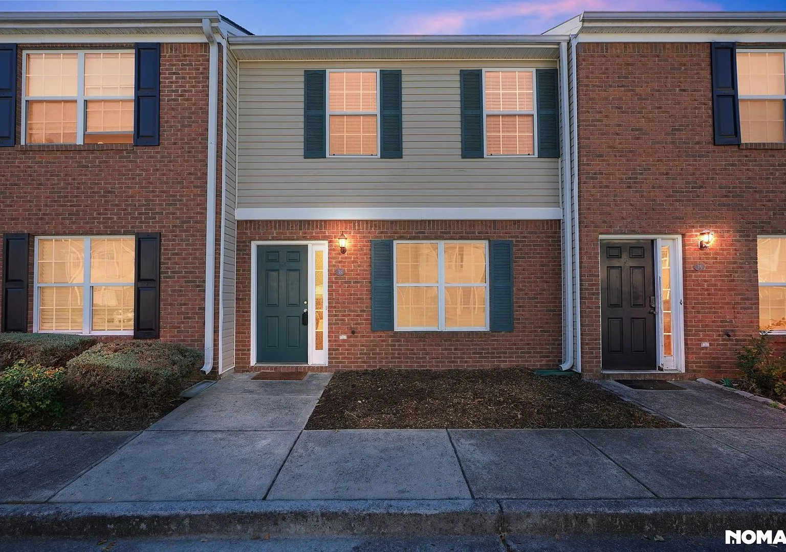 Charming 2BR/ 2.5 Bath Town House in Adairsville, GA — Photo 1