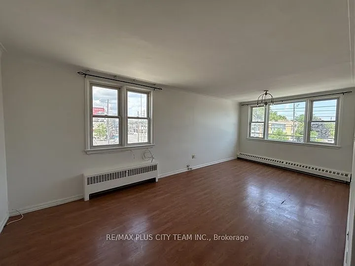 3432 Bathurst St #1