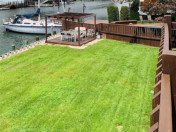 5th image of 2899 Charlotte Dr
