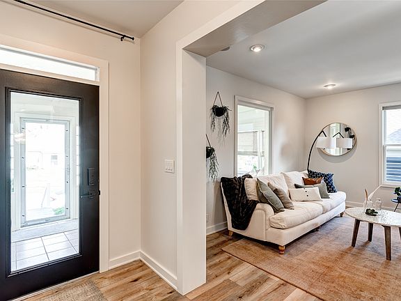 4th image of 630 36th St