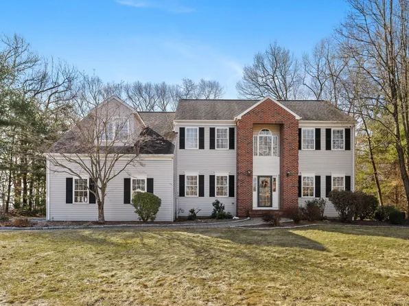 33 Roxbury Court, Cheshire, CT 06410