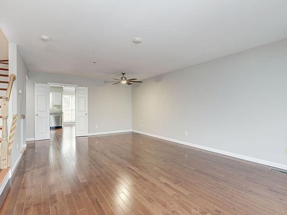 5th image of 8606 Fountain Valley Dr