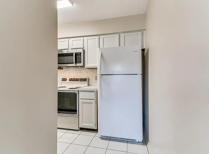 2 bed, 700 sqft, $1,000 — Photo 2