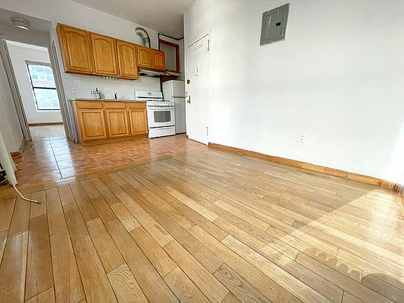 2nd image of 246 Broome St #10