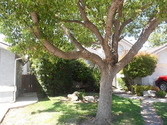 2nd image of 9623 N Sharon Ave