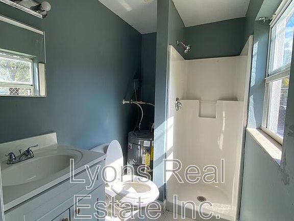 5th image of 40 Willis Rd APT 1