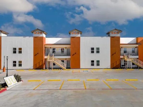 118 Grass Valley Rd #208, Eagle Pass, TX 78852