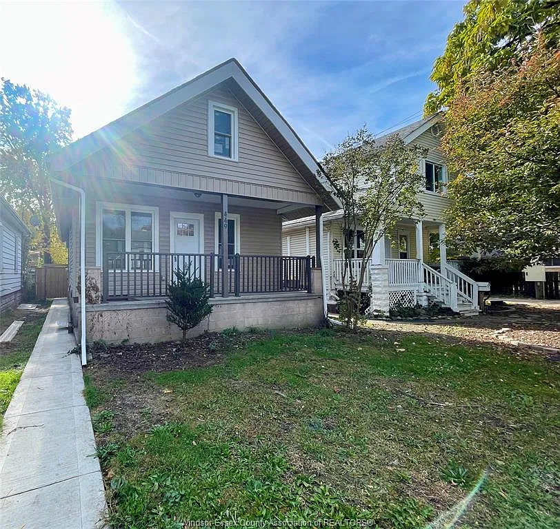 3 bed, $2,024 — Photo 2