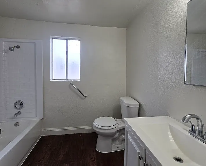 2513 S 10th St — Photo 14