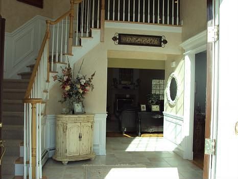 ELEGANT ENTRY FOYER
