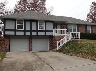 2010 NE 78th St, Gladstone, MO 64118