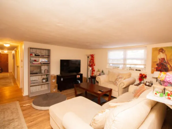 95 Chestnut St, Brookline, MA