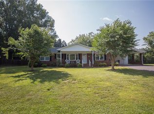 5151 Sedge Brook Rd, Kernersville, NC 27284