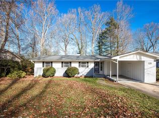 1605 Seven Oaks Pl, High Point, NC 27265