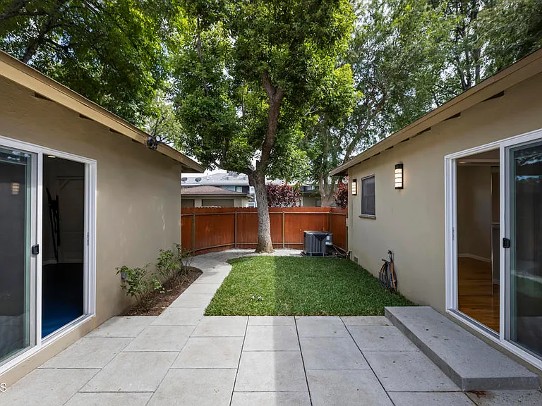 420 Violet Ave — Photo 20