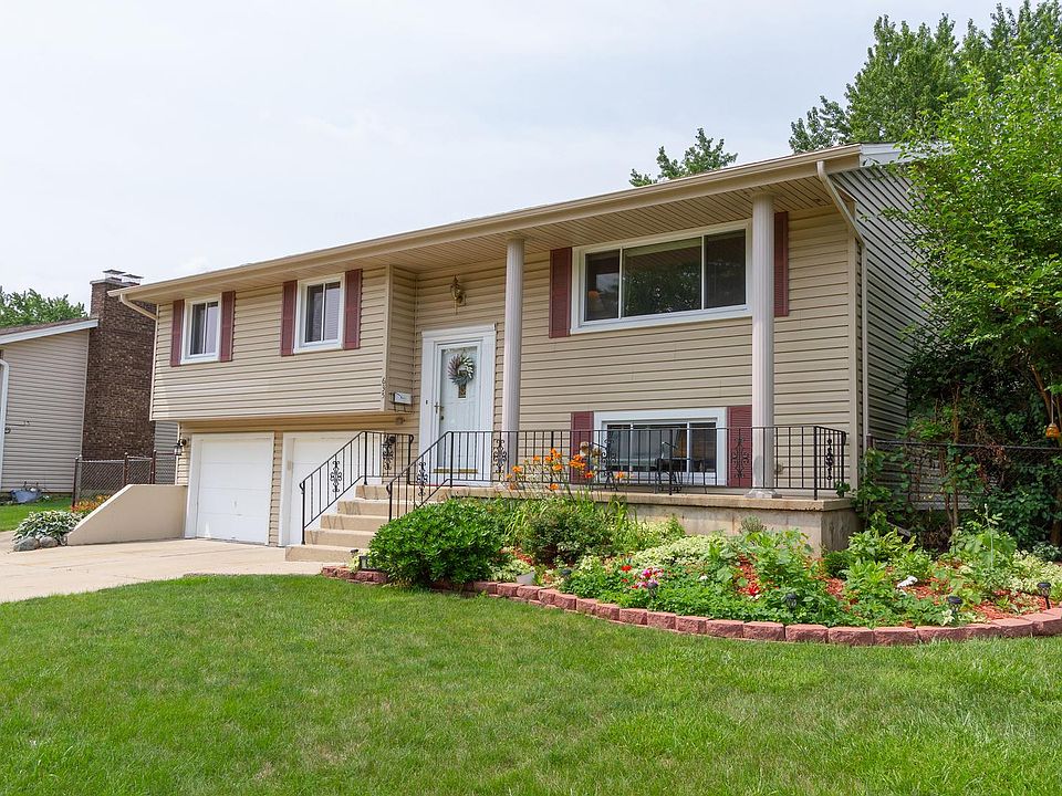 1st image of 635 Boxwood Dr