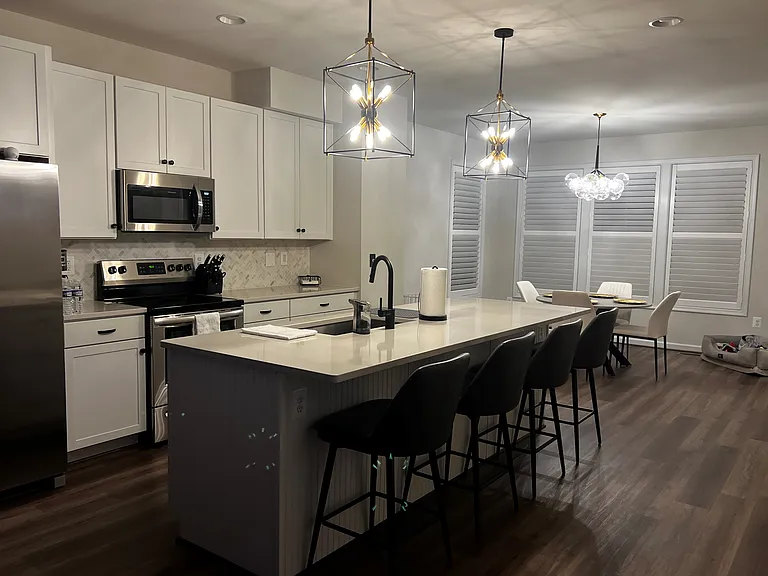 2215 Swallowtail Ln — Photo 4