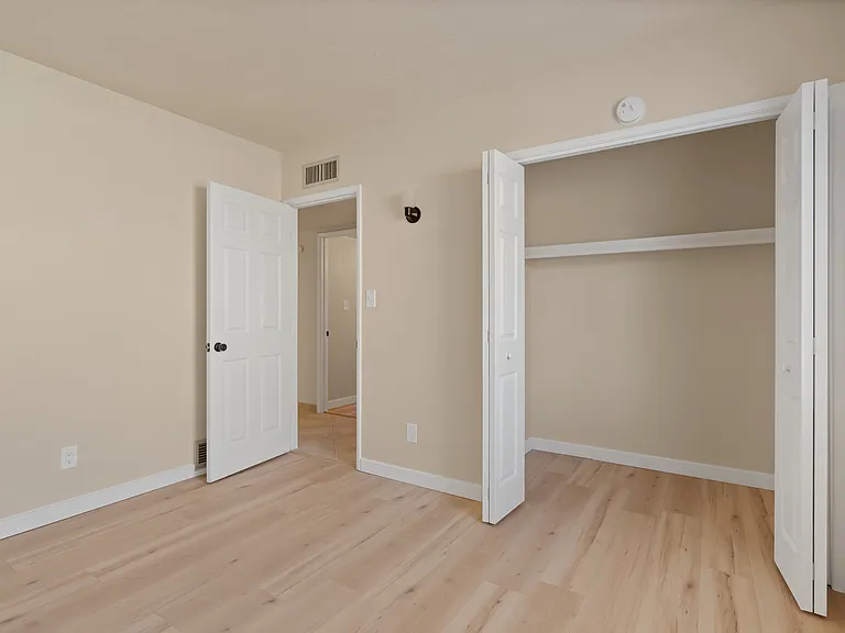 280 S Atlanta Dr — Photo 19