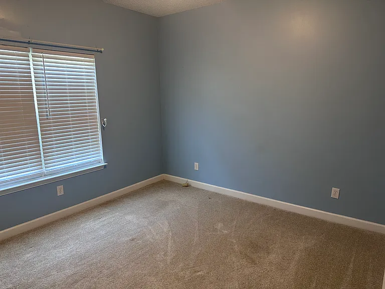 1014 Winterberry Cir — Photo 7