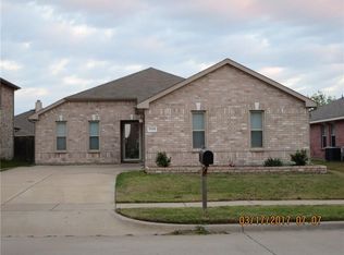 5320 Maverick Dr, Grand Prairie, TX 75052
