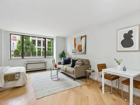 30 W 61st St APT 8F, New York, NY 10023