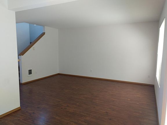 3rd image of 755 Desoto Ave