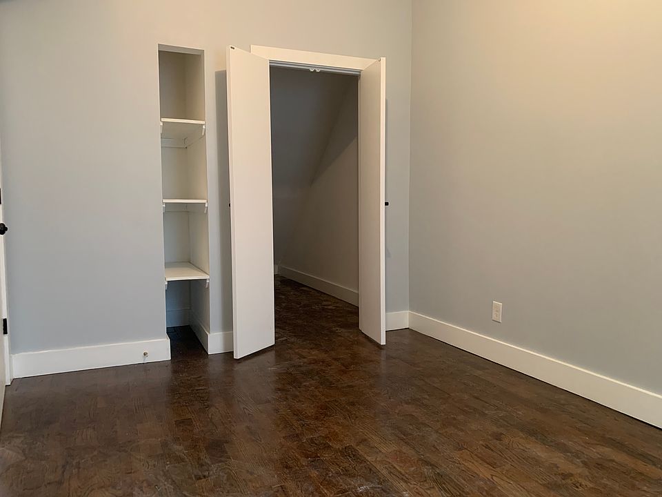 2nd image of 135 Griffith St #20E