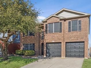 218 Amber Ridge Dr, Arlington, TX 76002